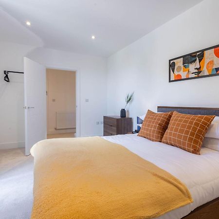 Modern Apartments With Balcony In Merton Near Wimbledon By Sojo Stay Mitcham Exterior foto